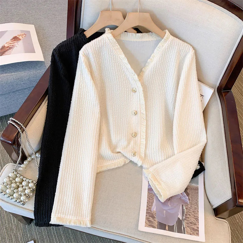 VILZSTUDIOS Elegant Knitted V-Neck Cardigan