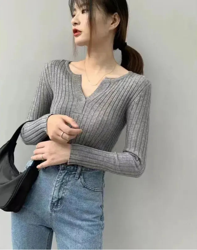 VILZSTUDIOS Knitted V-neck Sweater