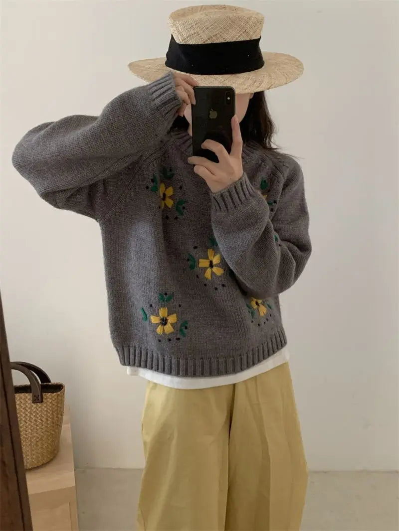 VILZSTUDIOS Flower Embroidered Sweater