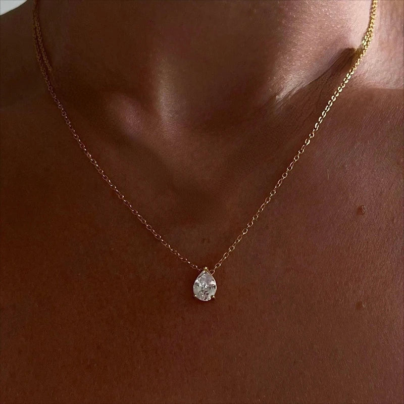 VILZSTUDIOS 18K Gold Water Drop Oval Lab Diamond Necklace