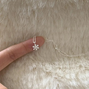 VILZSTUDIOS Delicate 925 Sterling Silver Snowflake Necklace