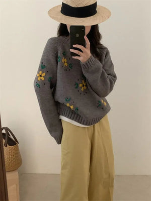 VILZSTUDIOS Flower Embroidered Sweater