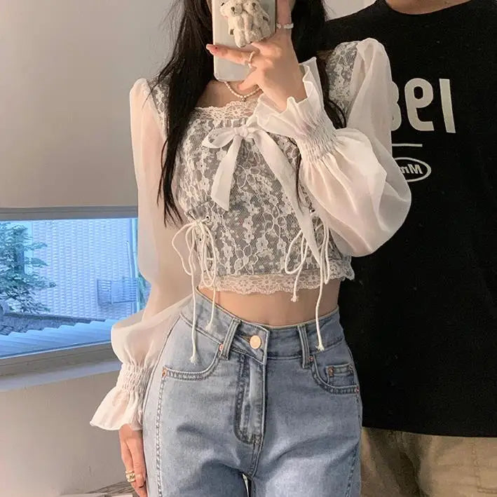 VILZSTUDIOS Chic Floral Lace Crop Top