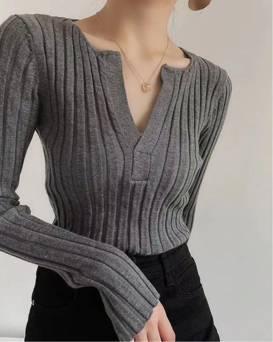 VILZSTUDIOS Knitted V-neck Sweater