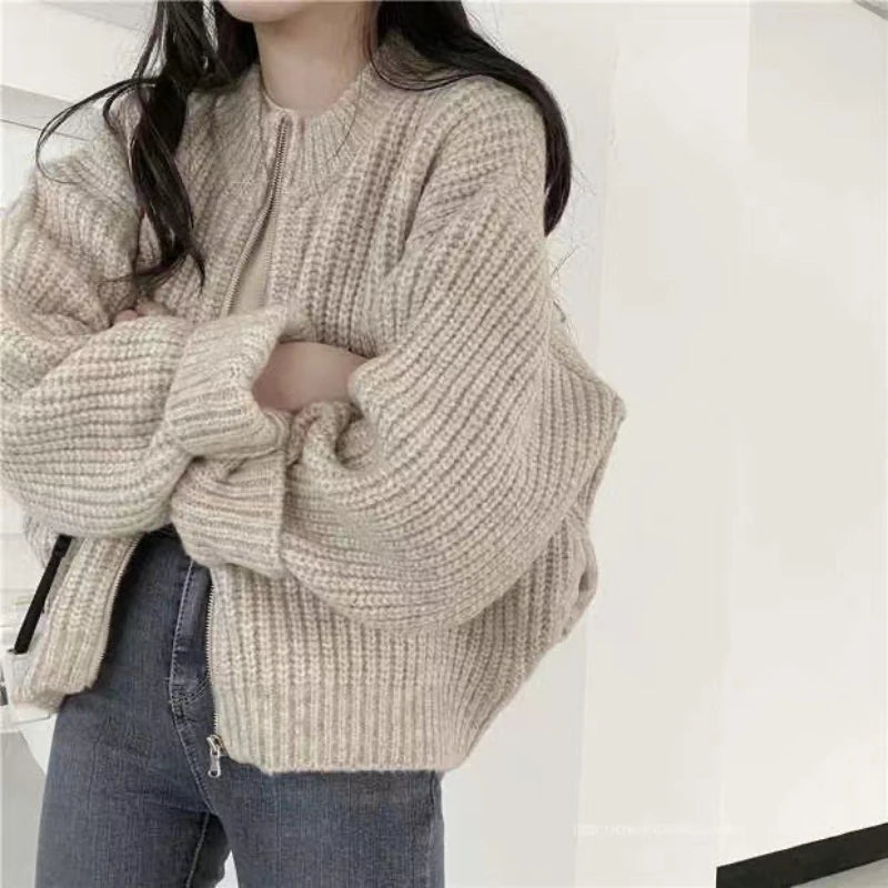 VILZSTUDIOS Chic Oversized Zipped-Up Cardigan