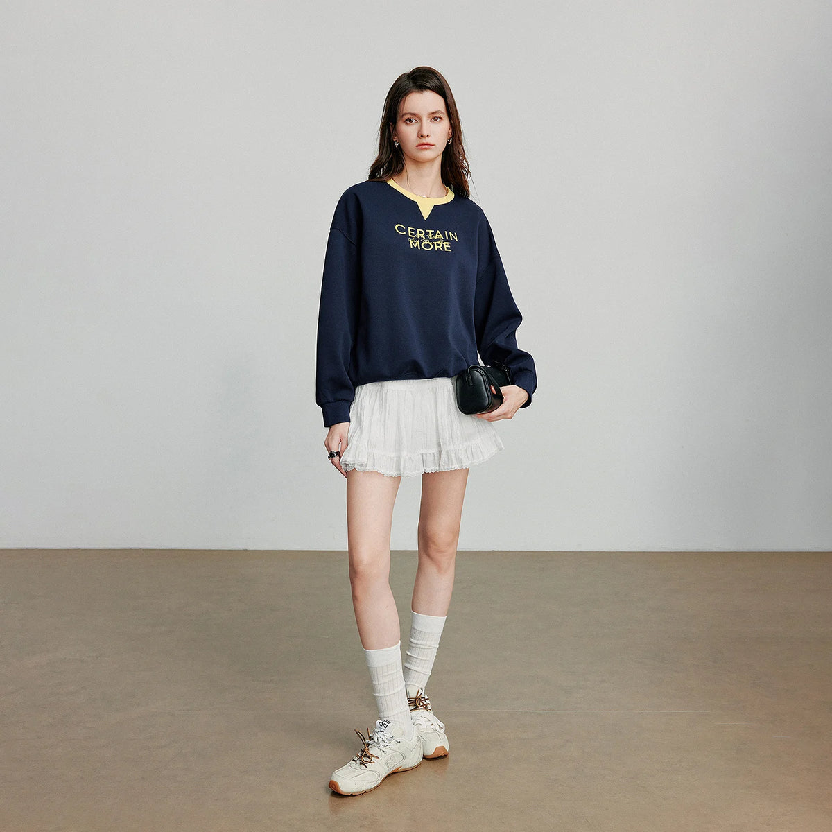 VILZSTUDIOS Contrasting Color Splicing Letter Print Shirt