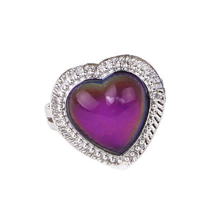 VILZSTUDIOS Mood ring with a retro design