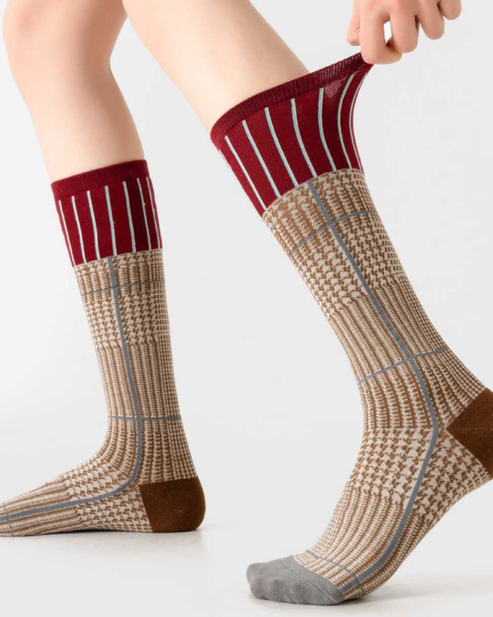 VILZSTUDIOS Knee-high socks with geometric design