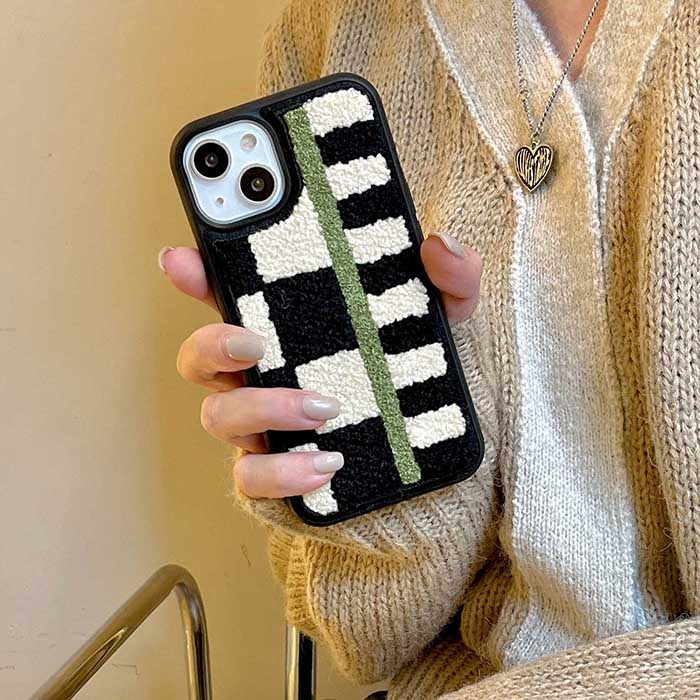 VILZSTUDIOS Stylish iPhone case with geometric design