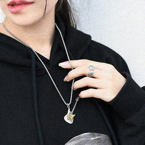 VILZSTUDIOS Adjustable ring inspired by headphones design