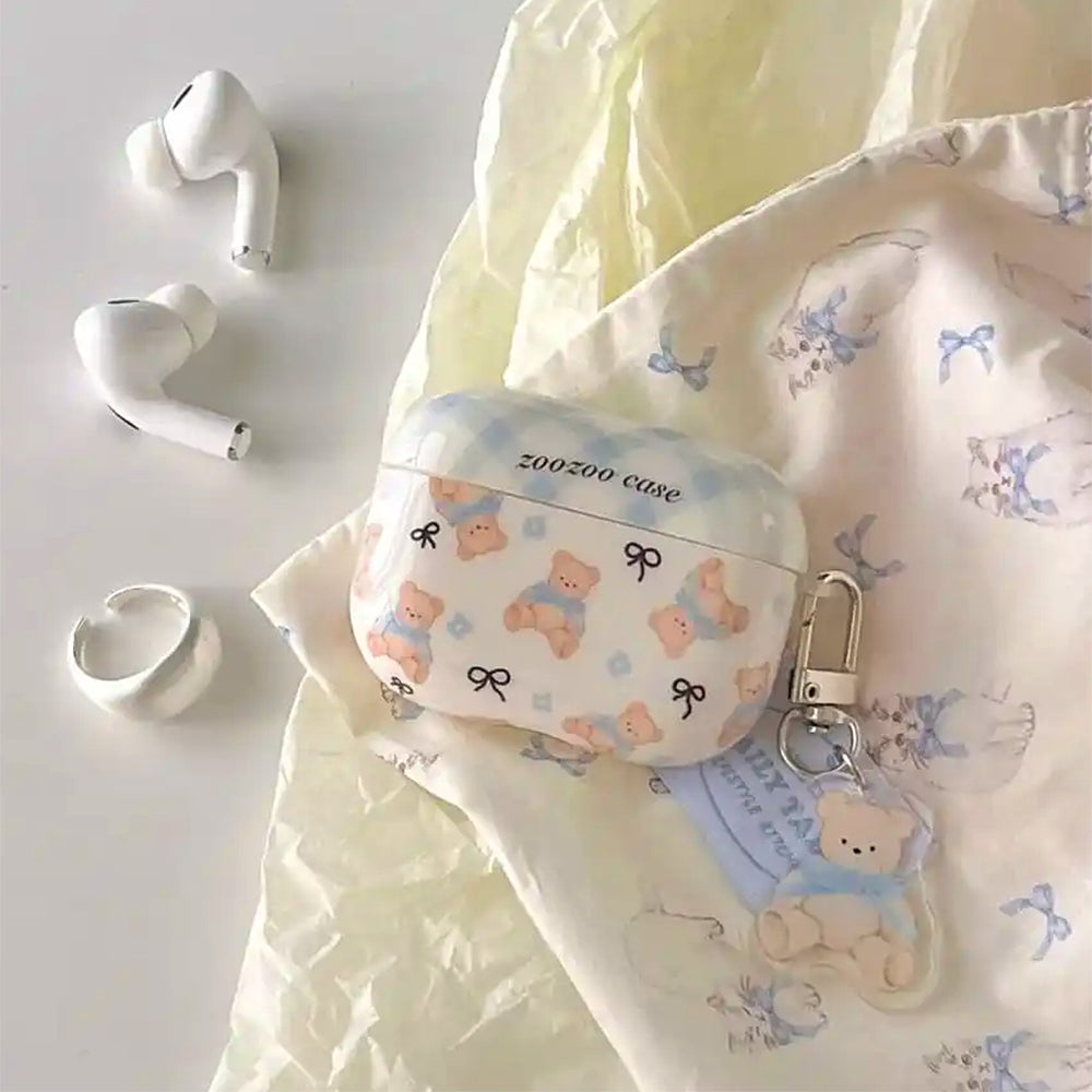 VILZSTUDIOS adorable bear and bow airpods case