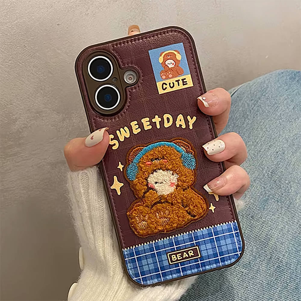 VILZSTUDIOS Cute bear embroidery phone case