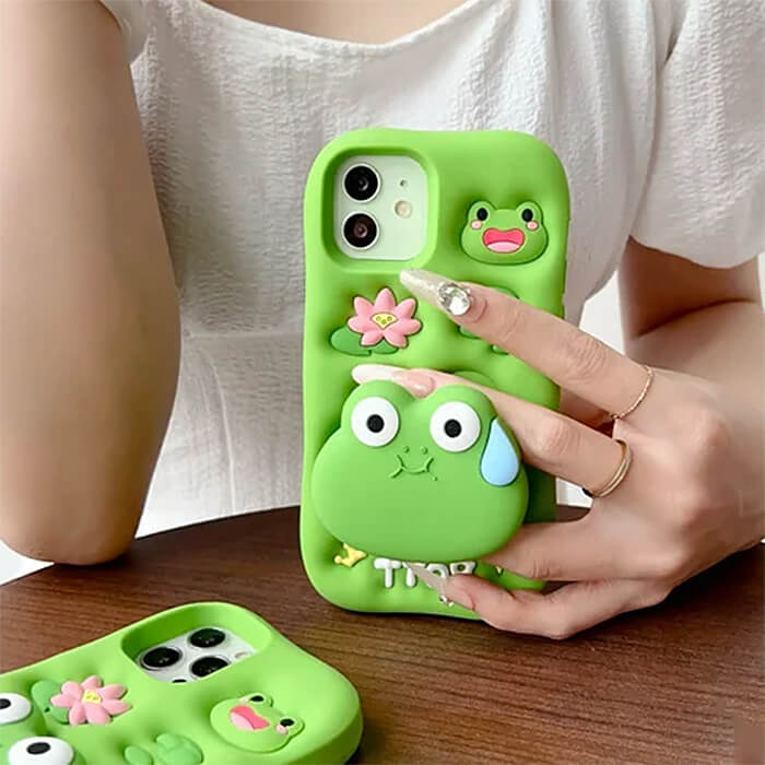 VILZSTUDIOS Frog themed phone case for stylish protection