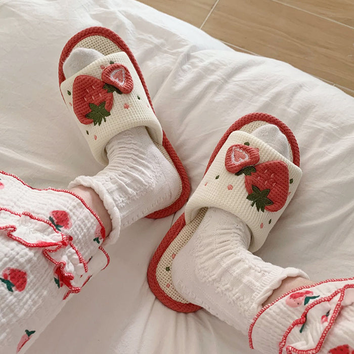 VILZSTUDIOS Cozy slippers with strawberry design