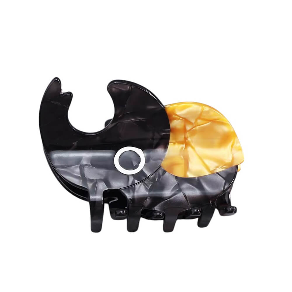 VILZSTUDIOS Aesthetic hair claw clip featuring a rhino beetle design
