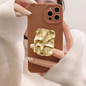 VILZSTUDIOS Stylish iPhone case in amber brown color