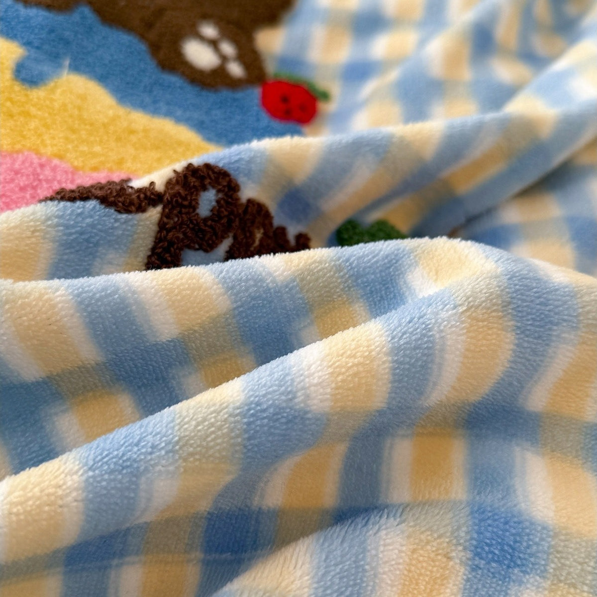 VILZSTUDIOS Multicolor check and stripe fleece bedding set with cartoon animal appliqués