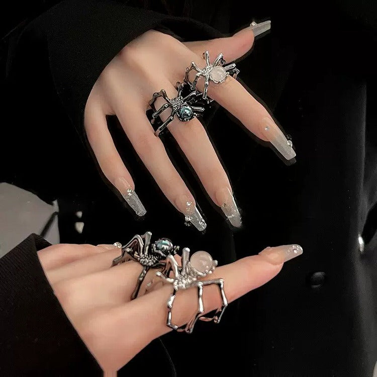 VILZSTUDIOS Adjustable ring with unique arachnid design