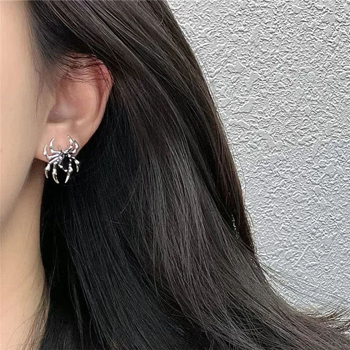 VILZSTUDIOS Stylish earrings featuring a unique spider design