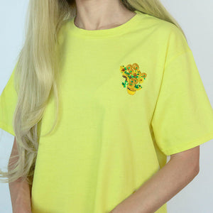 VILZSTUDIOS Artistic graphic tee featuring floral design