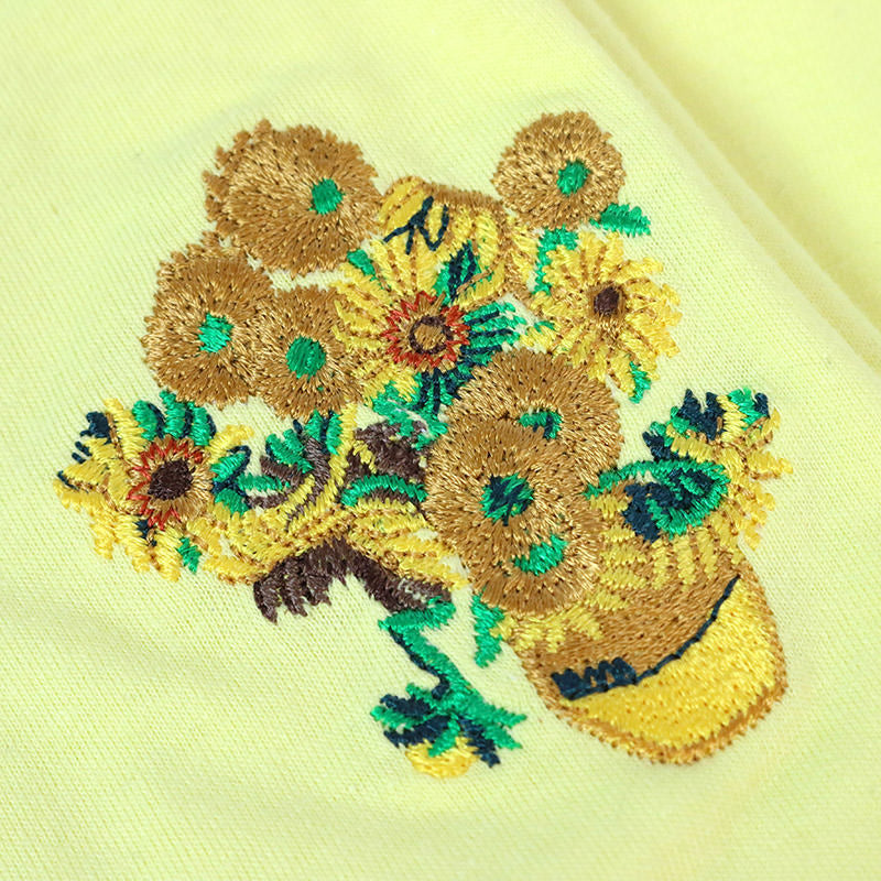 VILZSTUDIOS Artistic graphic tee featuring floral design