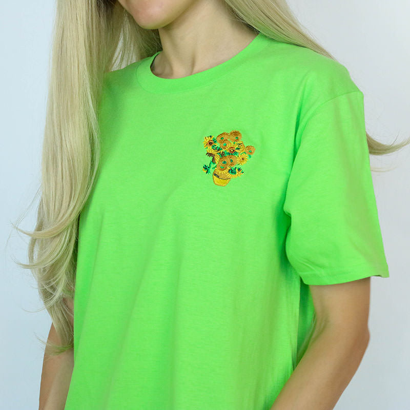 VILZSTUDIOS Artistic floral graphic tee for streetwear fashion