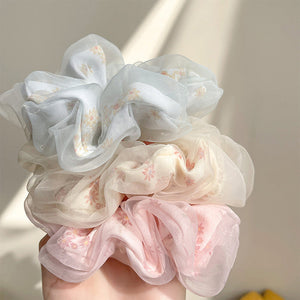 VILZSTUDIOS Floral textured scrunchie for hair styling
