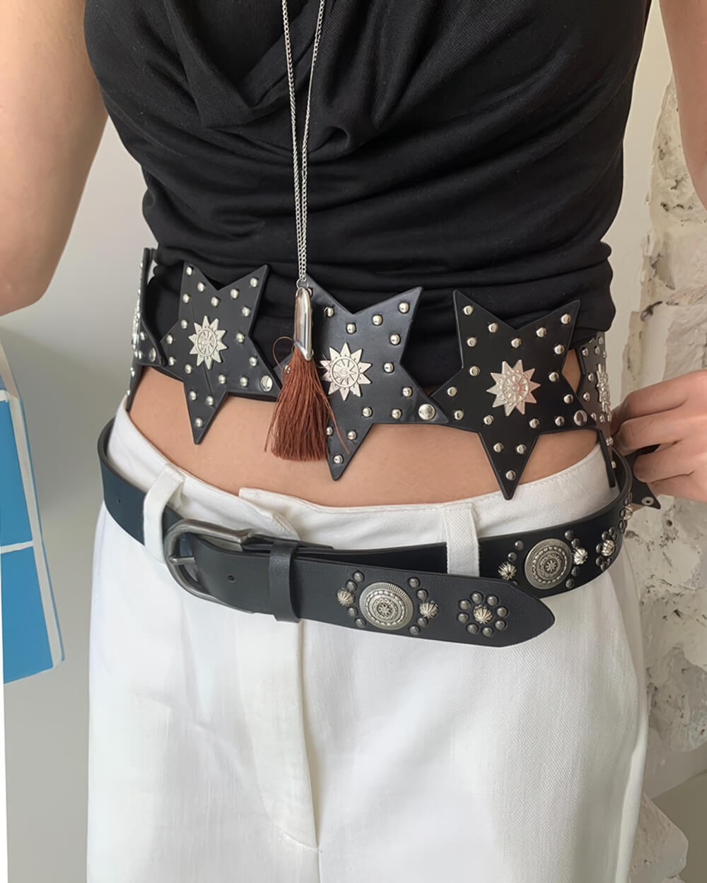 VILZSTUDIOS Stylish star-embellished vegan leather belt