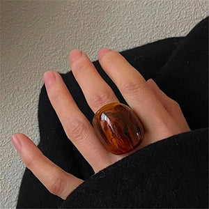 VILZSTUDIOS Amber resin statement ring for fashion accessories