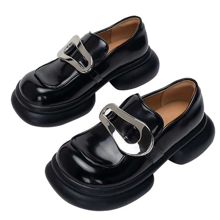 VILZSTUDIOS Stylish platform boots with a bold buckle design