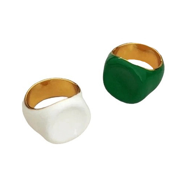 VILZSTUDIOS Bold enamel ring for stylish accessories