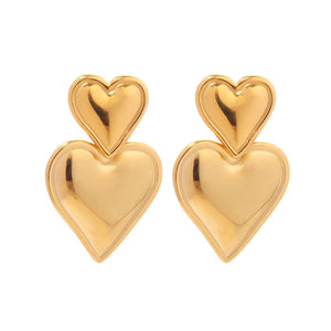 VILZSTUDIOS Heart shaped statement earrings made of zinc alloy