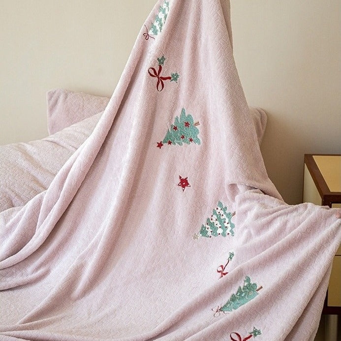 VILZSTUDIOS soft-colored fleece fitted sheet with embossed texture and embroidered botanical motifs