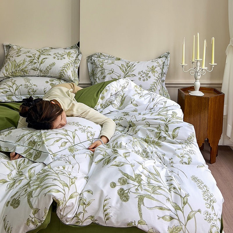 VILZSTUDIOS Earthy and soft lilac botanical duvet cover set with contrast-piped flange pillowcases