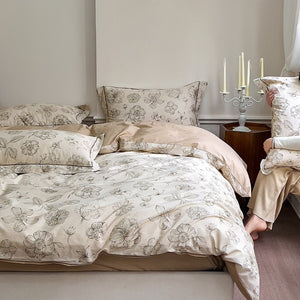 VILZSTUDIOS Earthy and soft lilac botanical duvet cover set with contrast-piped flange pillowcases