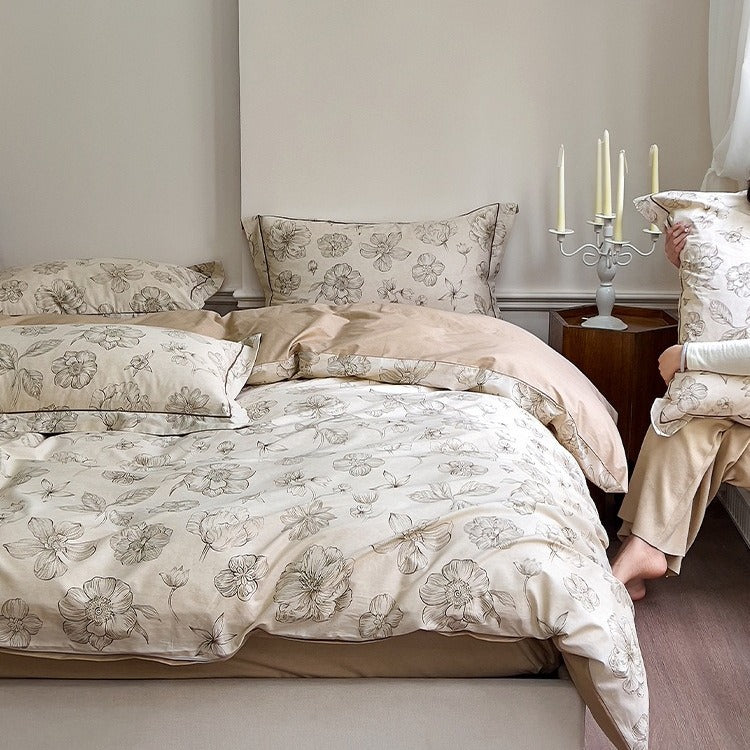 VILZSTUDIOS Earthy and soft lilac botanical duvet cover set with contrast-piped flange pillowcases