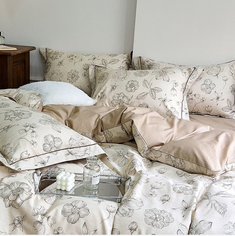 VILZSTUDIOS Earthy and soft lilac botanical duvet cover set with contrast-piped flange pillowcases