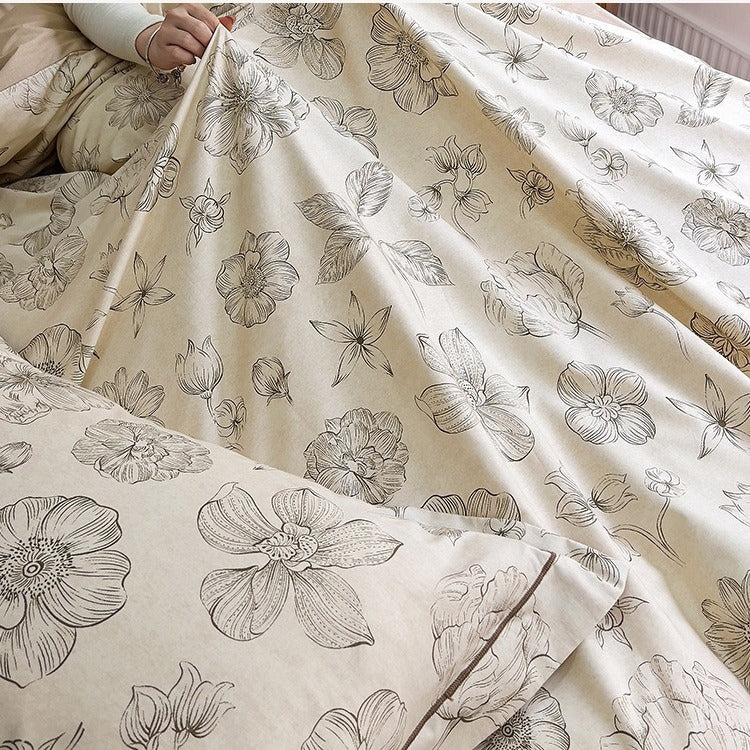 VILZSTUDIOS Earthy and soft lilac botanical duvet cover set with contrast-piped flange pillowcases
