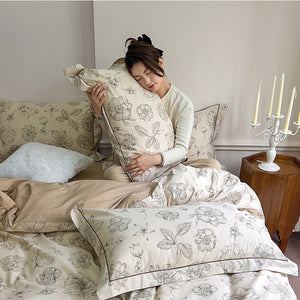 VILZSTUDIOS Earthy and soft lilac botanical duvet cover set with contrast-piped flange pillowcases