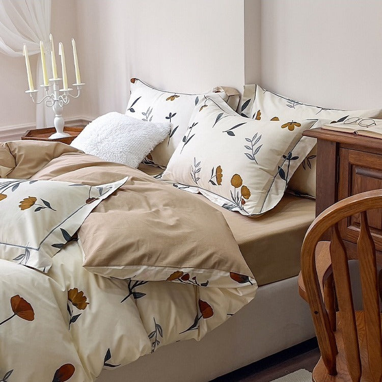 VILZSTUDIOS Earthy and soft lilac botanical duvet cover set with contrast-piped flange pillowcases