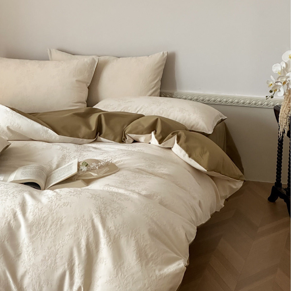 VILZSTUDIOS ivory botanical jacquard bedding set with olive-khaki reverse and matching pillowcases