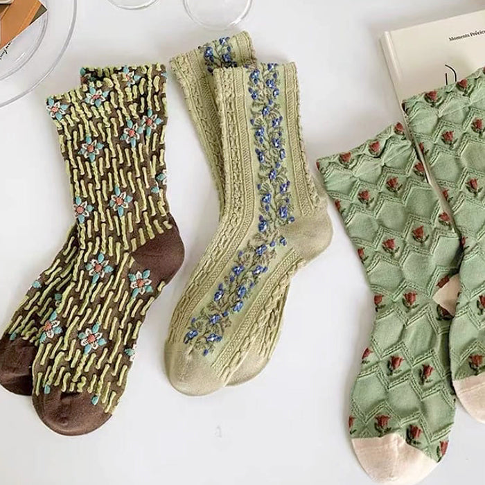 VILZSTUDIOS Stylish floral embroidery socks for everyday wear