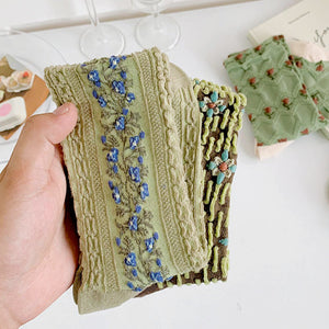 VILZSTUDIOS Stylish floral embroidery socks for everyday wear