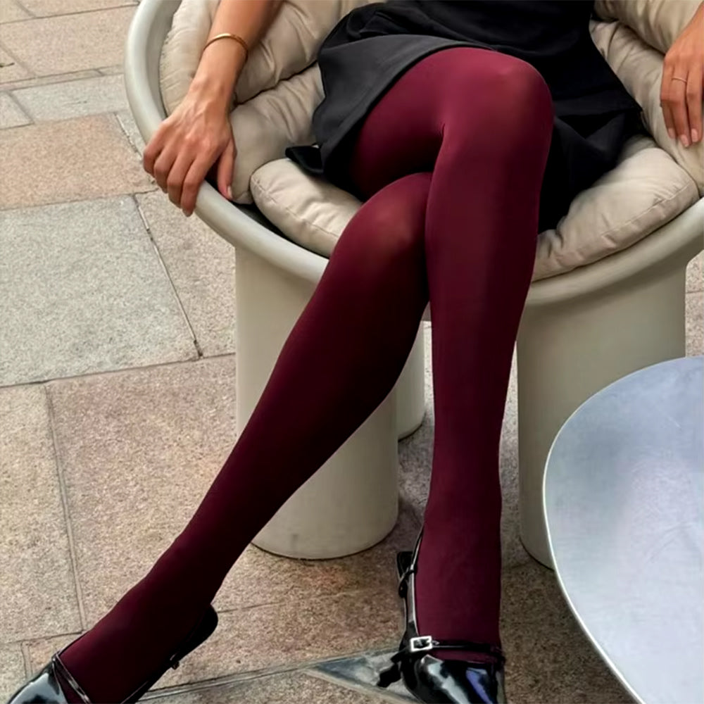 VILZSTUDIOS Stylish burgundy tights for versatile looks