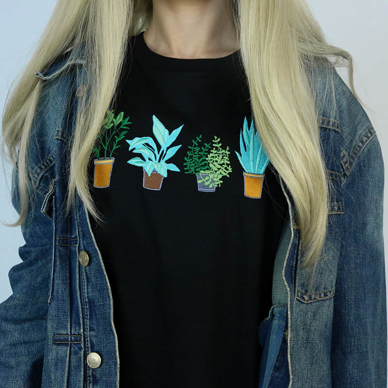 VILZSTUDIOS Casual graphic tee with a fun plant design