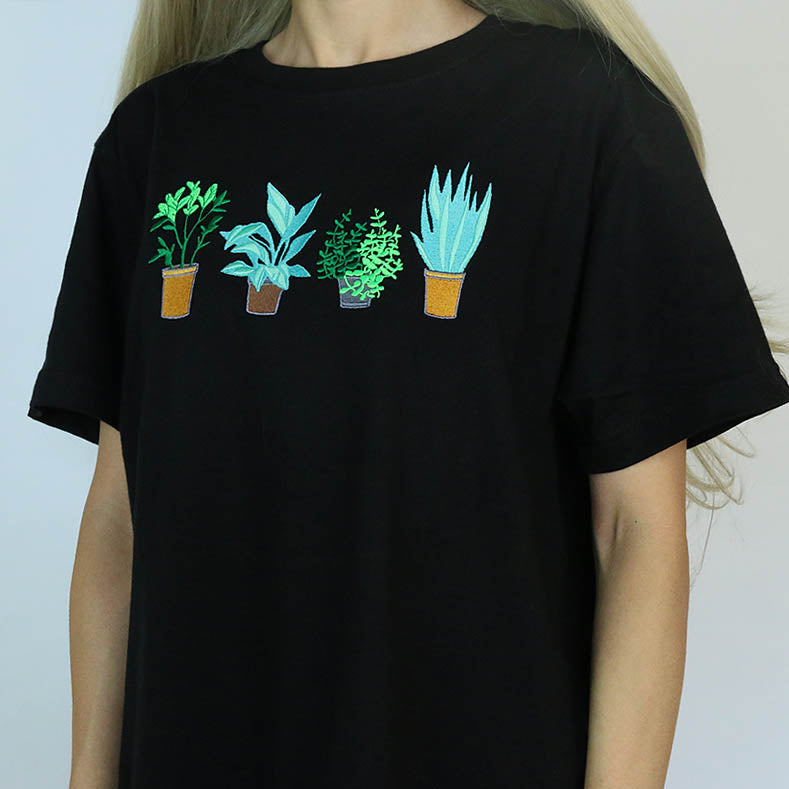VILZSTUDIOS Casual graphic tee with a fun plant design