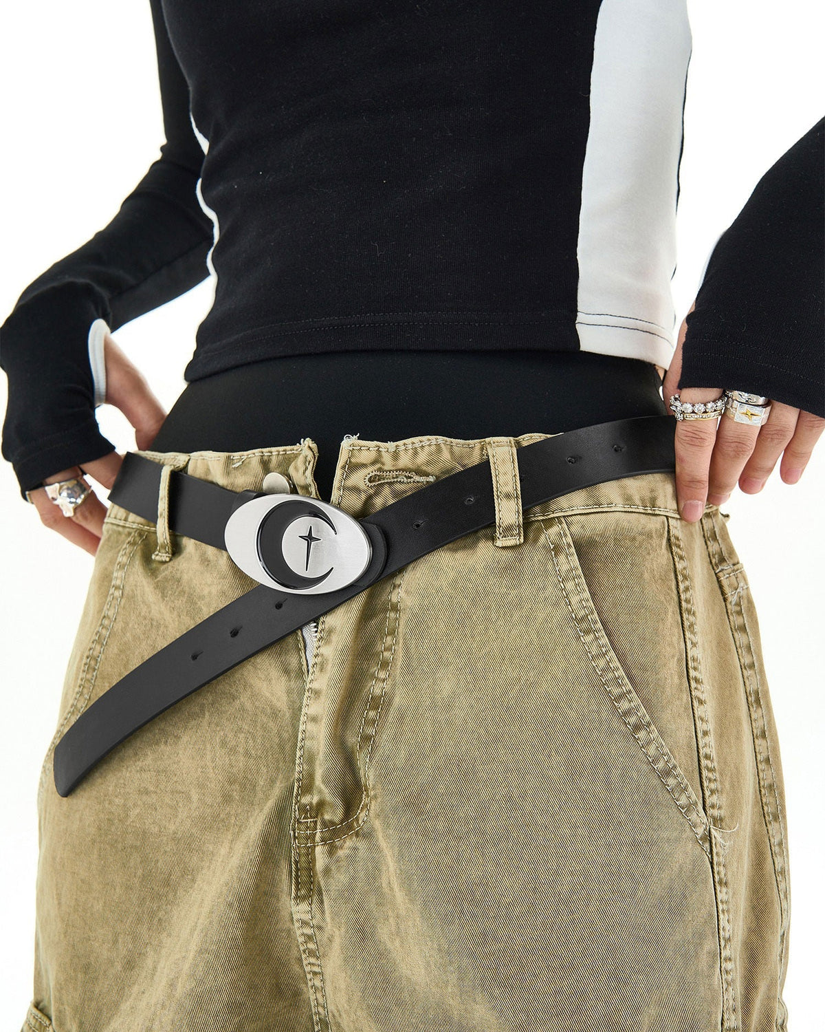 VILZSTUDIOS Stylish belt with celestial buckle