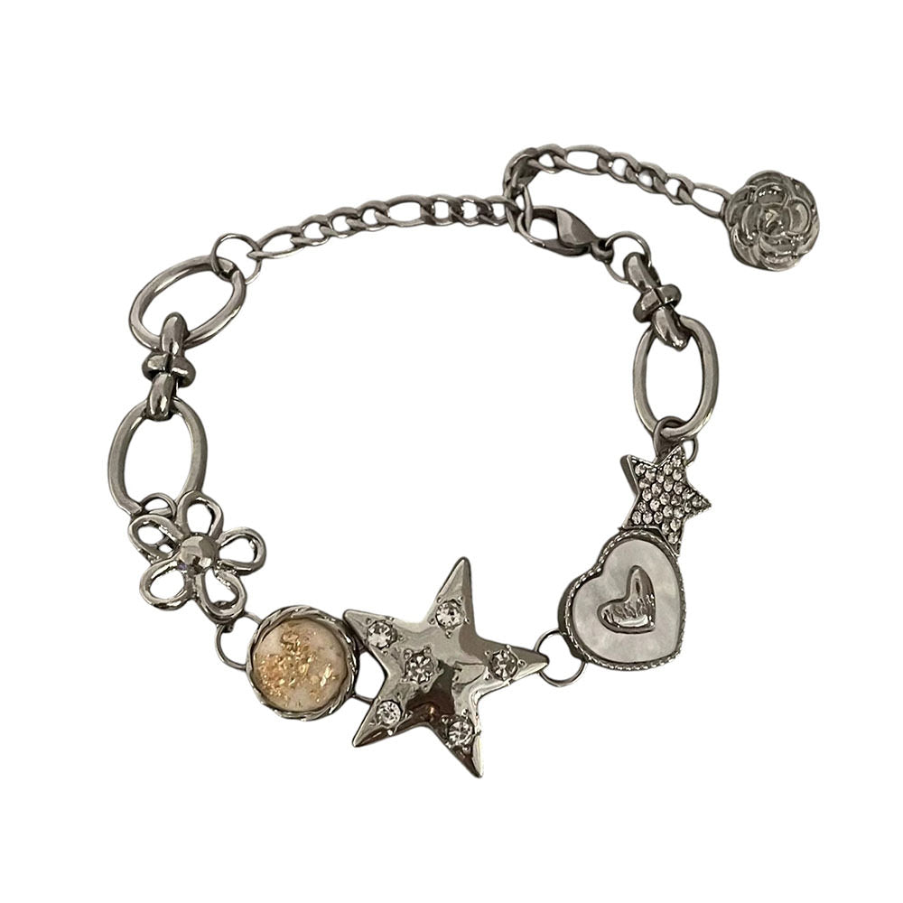 VILZSTUDIOS Stylish charm bracelet with star and heart accents