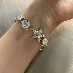 VILZSTUDIOS Stylish charm bracelet with star and heart accents