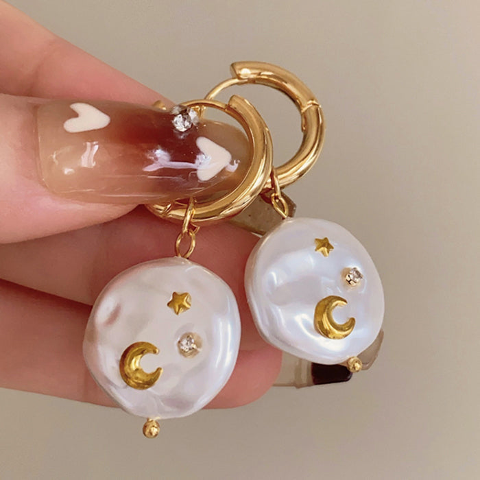 VILZSTUDIOS Elegant pearl earrings with moon and star charms